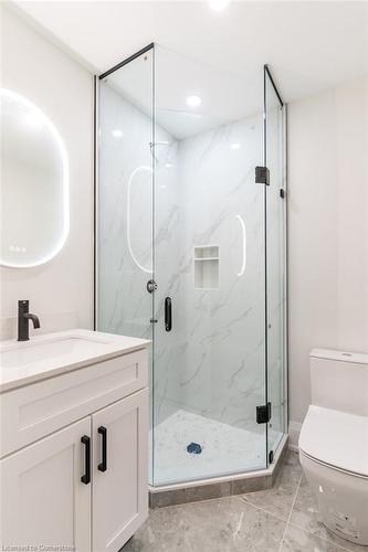 256 Mountain Road, Grimsby, ON - Indoor Photo Showing Bathroom