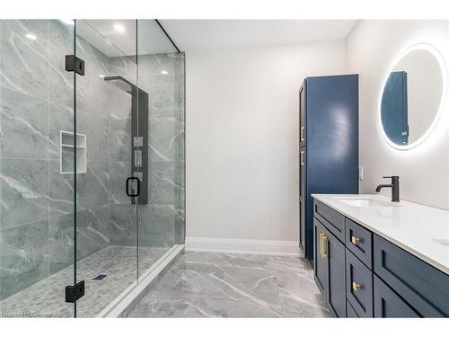 256 Mountain Road, Grimsby, ON - Indoor Photo Showing Bathroom