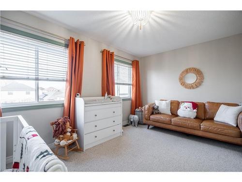 6-25 Viking Drive, Binbrook, ON - Indoor Photo Showing Living Room