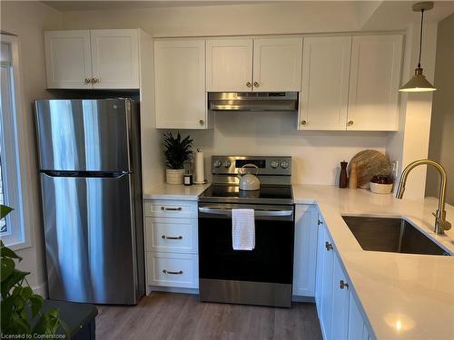 52-75 Ventura Drive, St. Catharines, ON - Indoor Photo Showing Kitchen