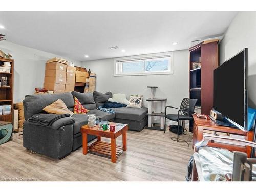 149 Victor Boulevard, Hamilton, ON - Indoor Photo Showing Other Room