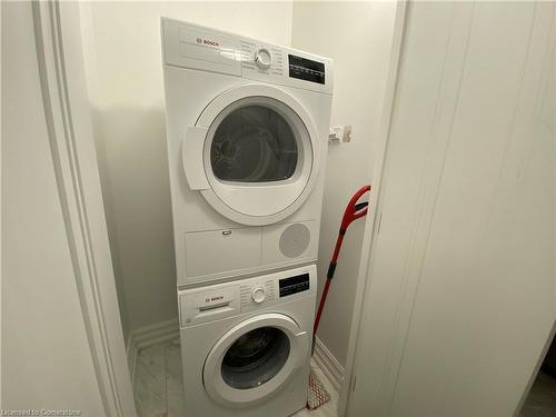 2060 Lakeshore Road, Burlington, ON - Indoor Photo Showing Laundry Room