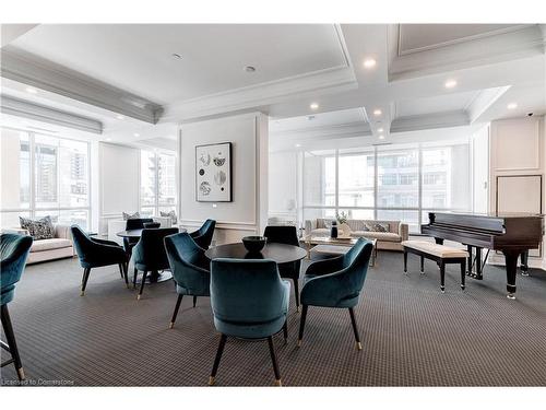 2060 Lakeshore Road, Burlington, ON - Indoor Photo Showing Dining Room