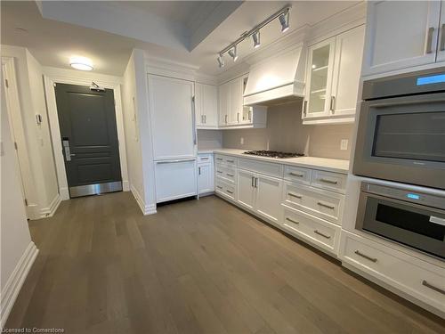 2060 Lakeshore Road, Burlington, ON - Indoor Photo Showing Kitchen