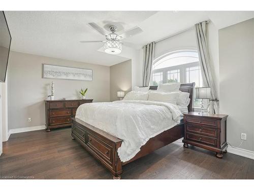 8 Felicia Court, Hamilton, ON - Indoor Photo Showing Bedroom