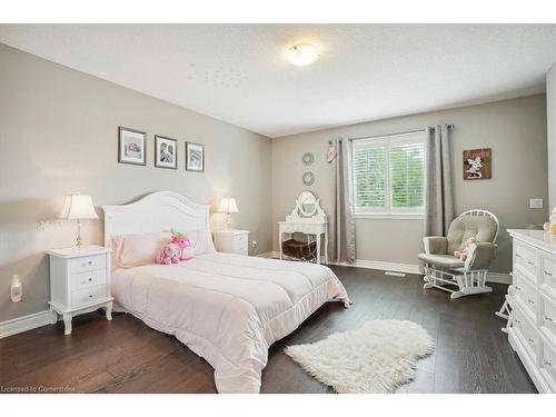 8 Felicia Court, Hamilton, ON - Indoor Photo Showing Bedroom