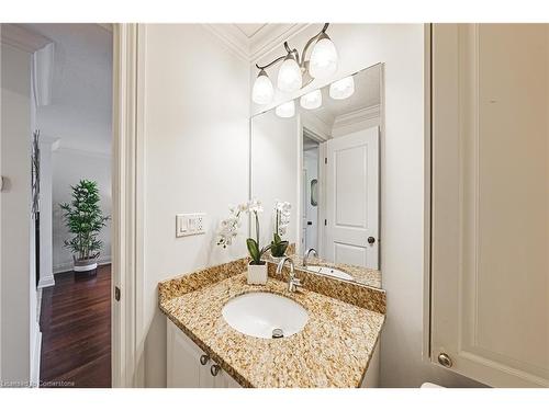 187 Summerhill Avenue, Hamilton, ON - Indoor Photo Showing Bathroom