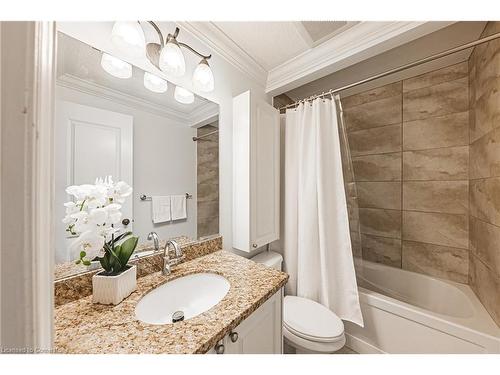 187 Summerhill Avenue, Hamilton, ON - Indoor Photo Showing Bathroom