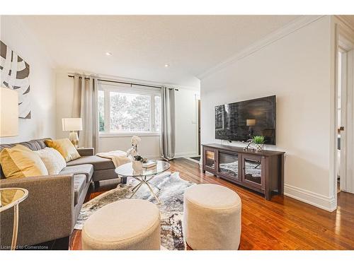 187 Summerhill Avenue, Hamilton, ON - Indoor Photo Showing Living Room