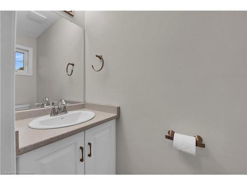 44 Dennis Drive Drive, Smithville, ON - Indoor Photo Showing Bathroom