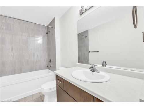 44 Dennis Drive Drive, Smithville, ON - Indoor Photo Showing Bathroom