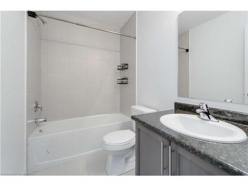 12-590 North Service Road, Stoney Creek, ON - Indoor Photo Showing Bathroom