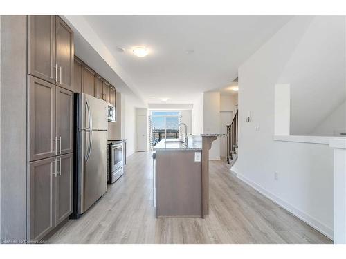 12-590 North Service Road, Stoney Creek, ON - Indoor Photo Showing Kitchen