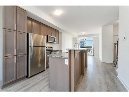 12-590 North Service Road, Stoney Creek, ON - Indoor Photo Showing Kitchen