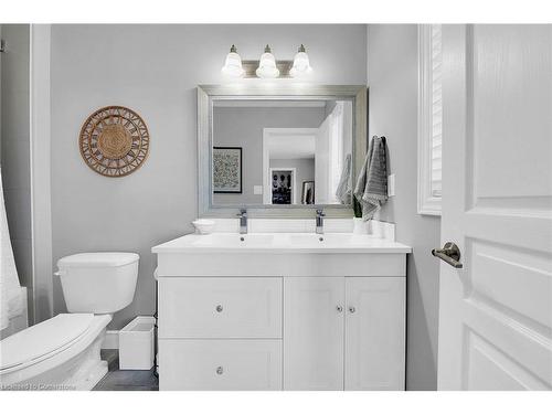 53 Diana Avenue, Grimsby, ON - Indoor Photo Showing Bathroom