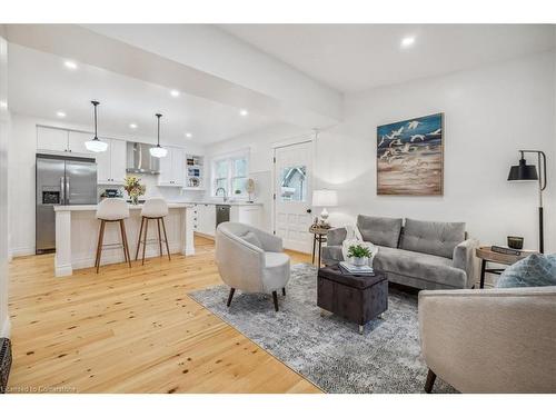 3 East Street, Grimsby, ON - Indoor Photo Showing Living Room