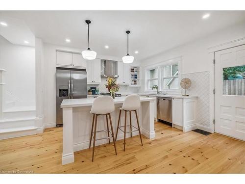 3 East Street, Grimsby, ON - Indoor Photo Showing Kitchen With Upgraded Kitchen