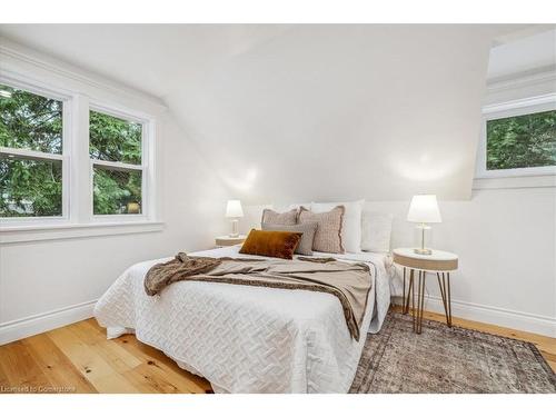 3 East Street, Grimsby, ON - Indoor Photo Showing Bedroom