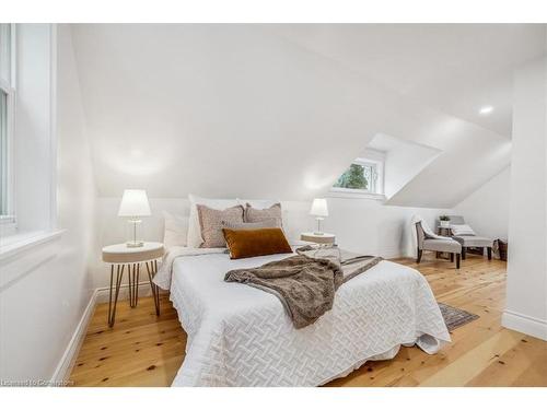 3 East Street, Grimsby, ON - Indoor Photo Showing Bedroom