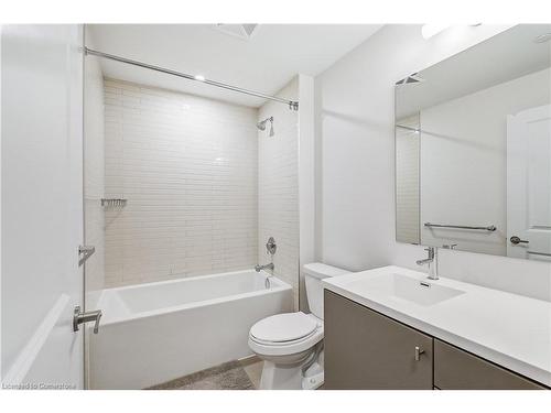 401-3200 William Coltson Avenue, Oakville, ON - Indoor Photo Showing Bathroom