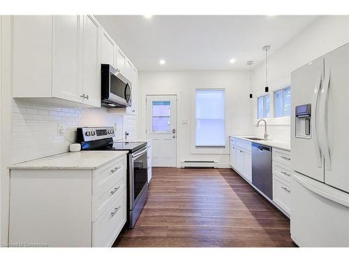 42 Strathcona Avenue, Brantford, ON - Indoor Photo Showing Kitchen With Upgraded Kitchen