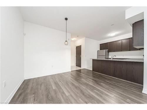 204-2375 Bronte Road, Oakville, ON - Indoor Photo Showing Kitchen