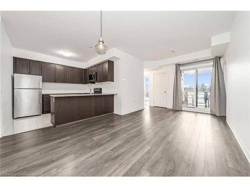 204-2375 Bronte Road, Oakville, ON - Indoor Photo Showing Kitchen