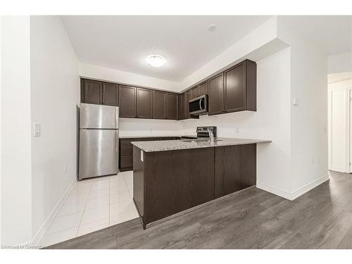 204-2375 Bronte Road, Oakville, ON - Indoor Photo Showing Kitchen