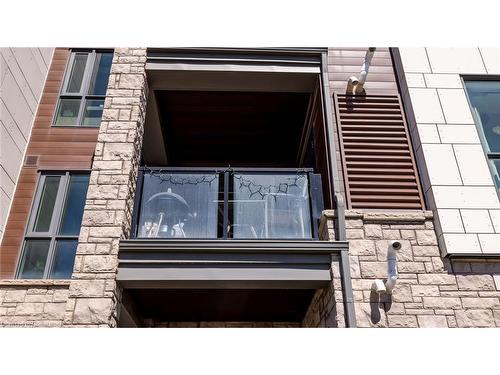 204-2375 Bronte Road, Oakville, ON - Outdoor