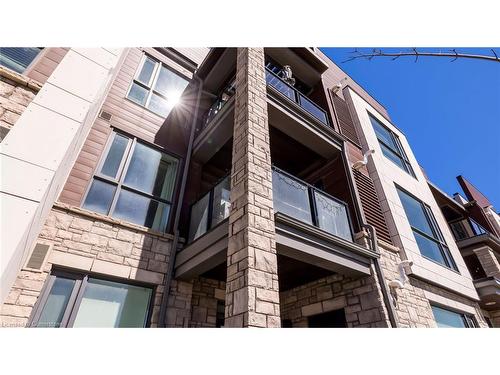 204-2375 Bronte Road, Oakville, ON - Outdoor