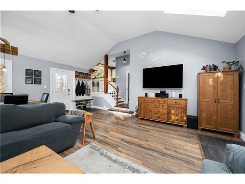 2118 Governors Road, Ancaster, ON - Indoor Photo Showing Living Room