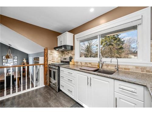 2118 Governors Road, Ancaster, ON - Indoor Photo Showing Kitchen