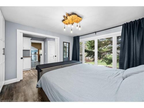 2118 Governors Road, Ancaster, ON - Indoor Photo Showing Bedroom