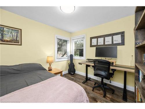 2118 Governors Road, Ancaster, ON - Indoor Photo Showing Bedroom