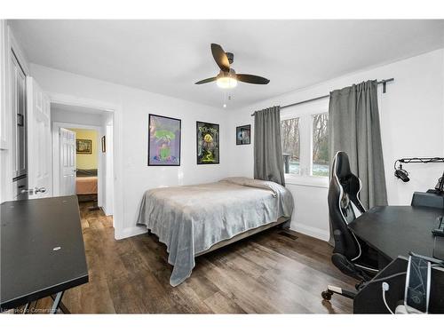 2118 Governors Road, Ancaster, ON - Indoor Photo Showing Bedroom