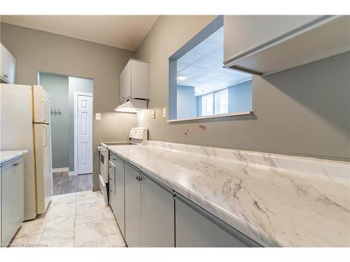 55 Willow Street, Paris, ON - Indoor Photo Showing Kitchen