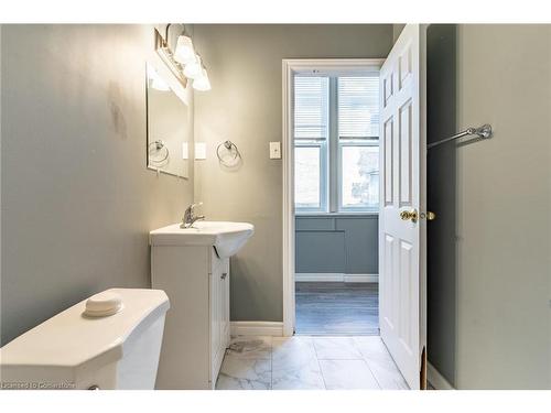 55 Willow Street, Paris, ON - Indoor Photo Showing Bathroom