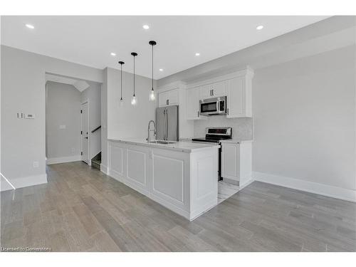 86 Beland Avenue N, Hamilton, ON - Indoor Photo Showing Kitchen With Upgraded Kitchen