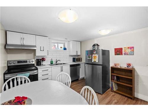 17 Prestwick Avenue, St. Catharines, ON - Indoor Photo Showing Other Room