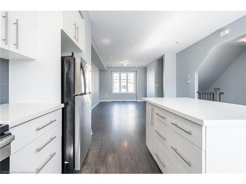 158-1890 Rymal Road E, Hamilton, ON - Indoor Photo Showing Kitchen