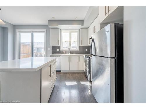 158-1890 Rymal Road E, Hamilton, ON - Indoor Photo Showing Kitchen With Stainless Steel Kitchen With Upgraded Kitchen