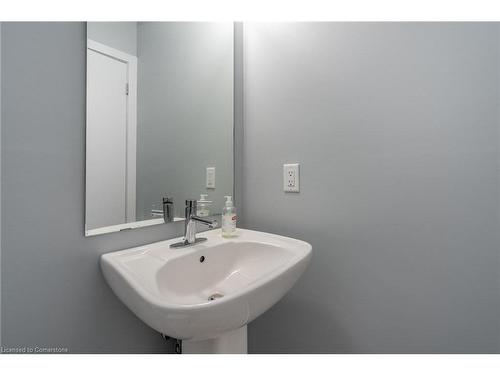 158-1890 Rymal Road E, Hamilton, ON - Indoor Photo Showing Bathroom