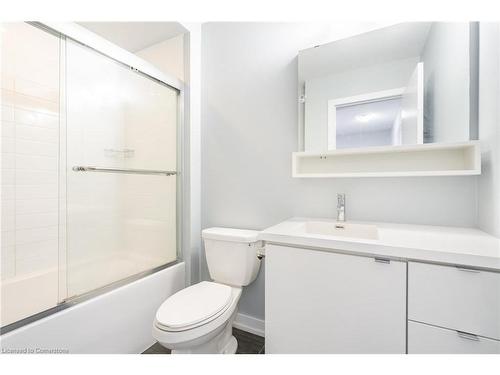 158-1890 Rymal Road E, Hamilton, ON - Indoor Photo Showing Bathroom