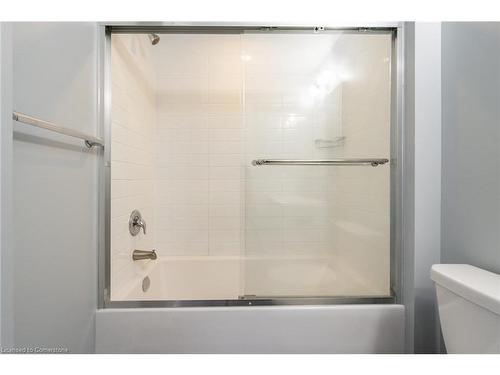 158-1890 Rymal Road E, Hamilton, ON - Indoor Photo Showing Bathroom