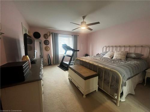 57 Cedar Street, Grimsby, ON - Indoor Photo Showing Bedroom