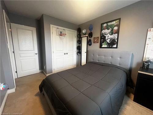 57 Cedar Street, Grimsby, ON - Indoor Photo Showing Bedroom