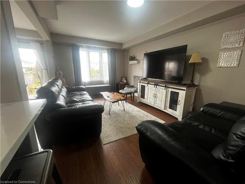 57 Cedar Street, Grimsby, ON - Indoor Photo Showing Living Room