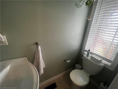 57 Cedar Street, Grimsby, ON - Indoor Photo Showing Bathroom