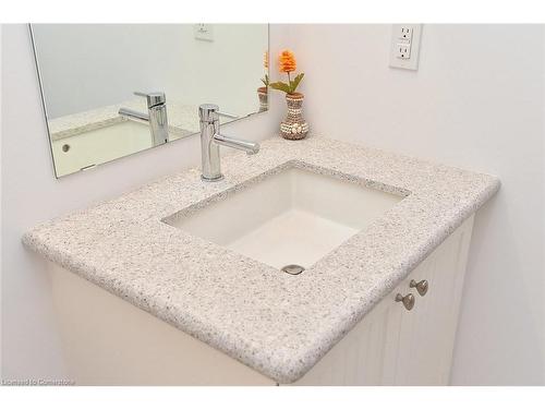 707-450 Dundas Street E, Waterdown, ON - Indoor Photo Showing Bathroom