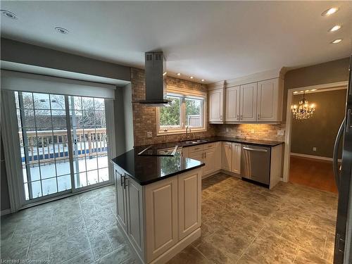 3159 South Drive, Burlington, ON - Indoor Photo Showing Kitchen